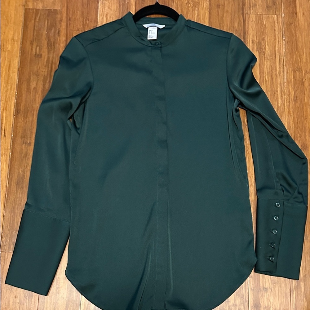 H&M Dark Green Dress Shirt Interview Outfit Women Minimalist Lagenlook